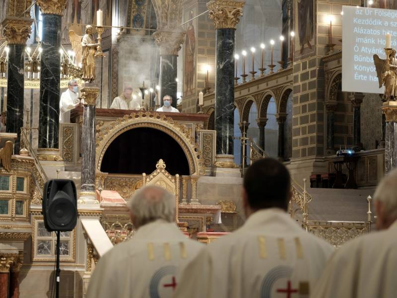 Krizmaszentelés (5).JPG